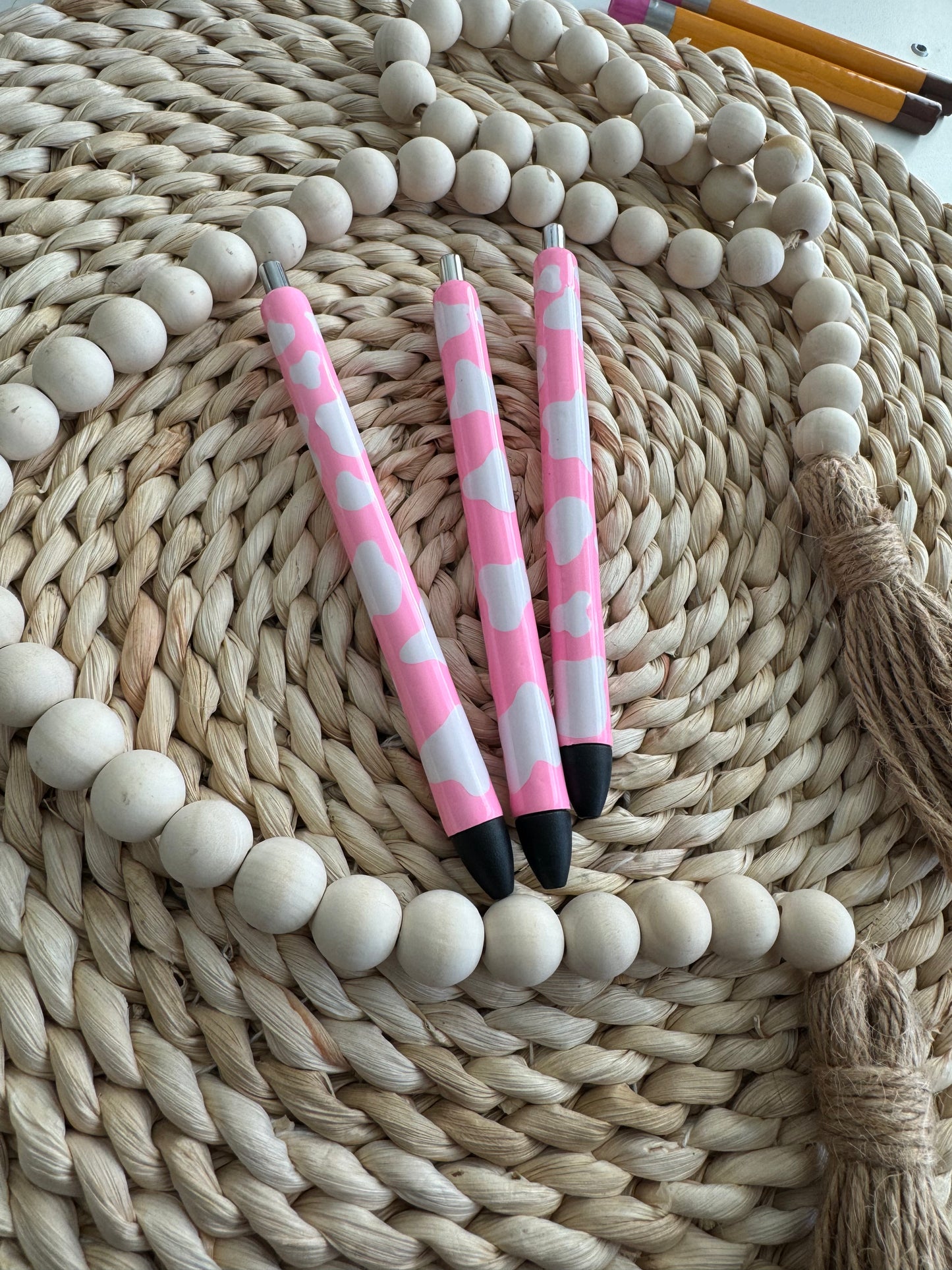 PINK AND WHITE COW PRINT  PEN