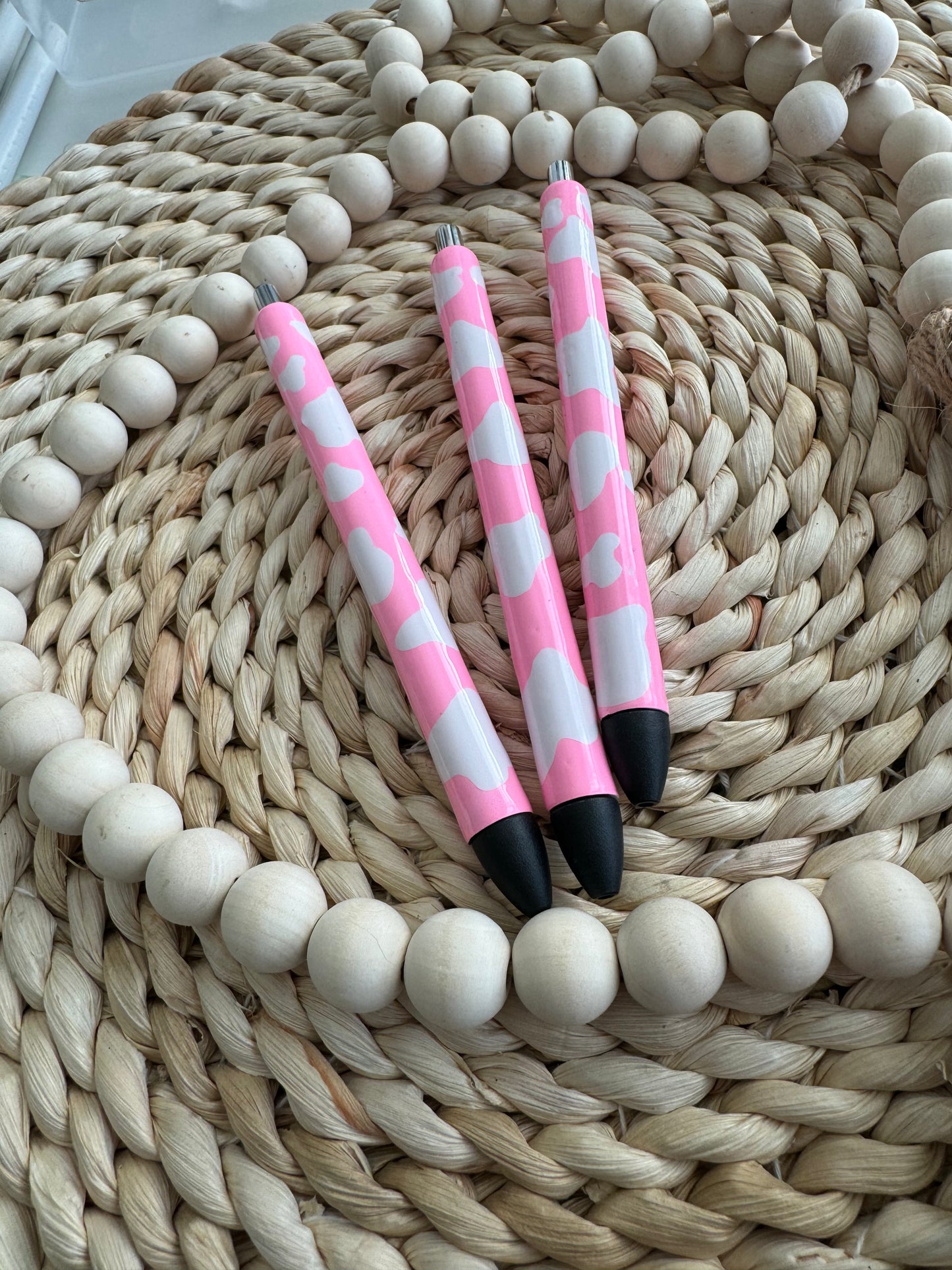 PINK AND WHITE COW PRINT  PEN