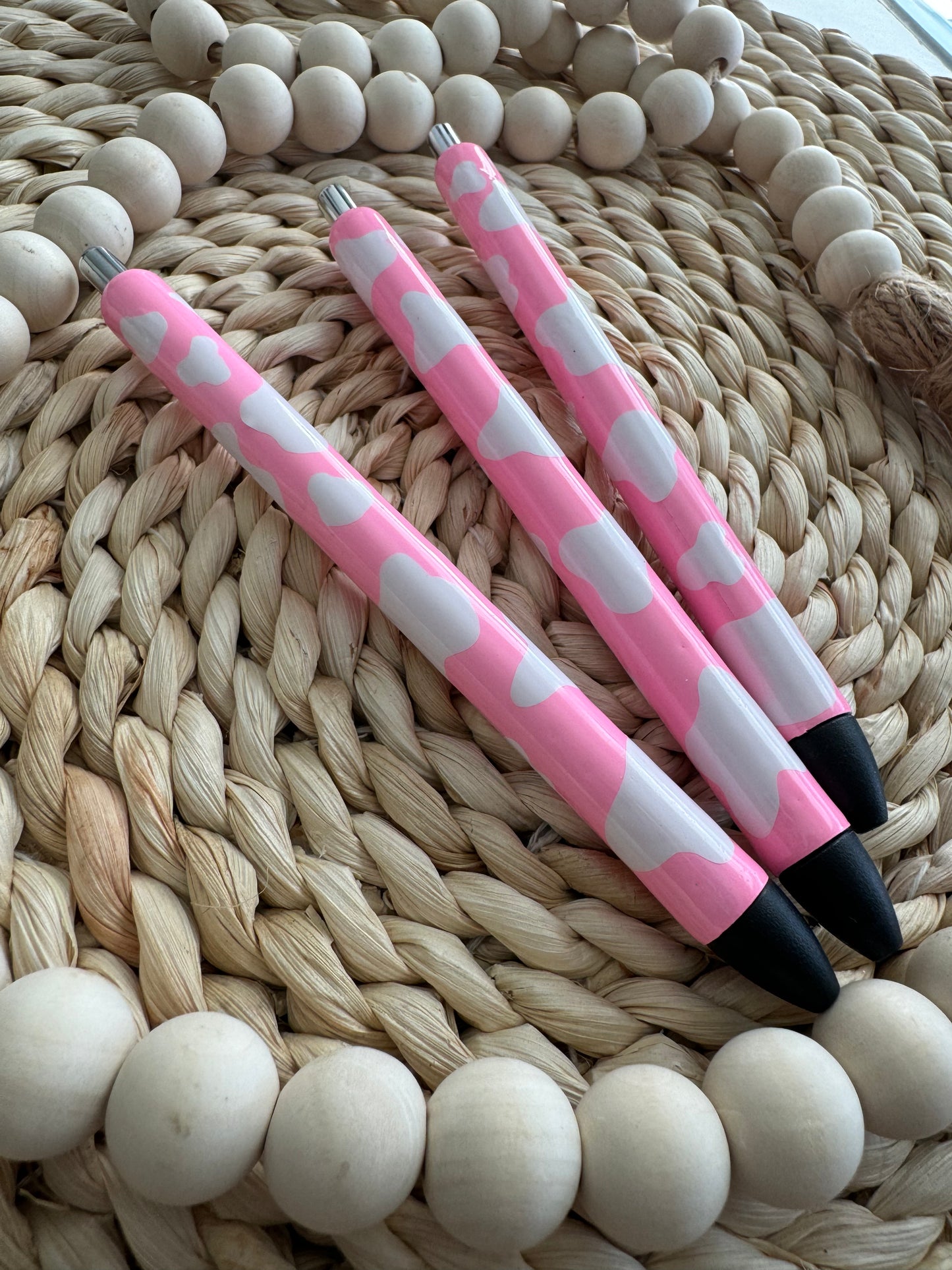 PINK AND WHITE COW PRINT  PEN